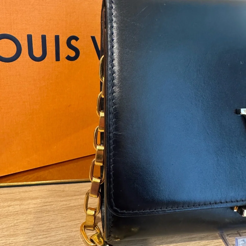 Louis Vuitton black Vivienne shoulder bag - Picture 3 of 10
